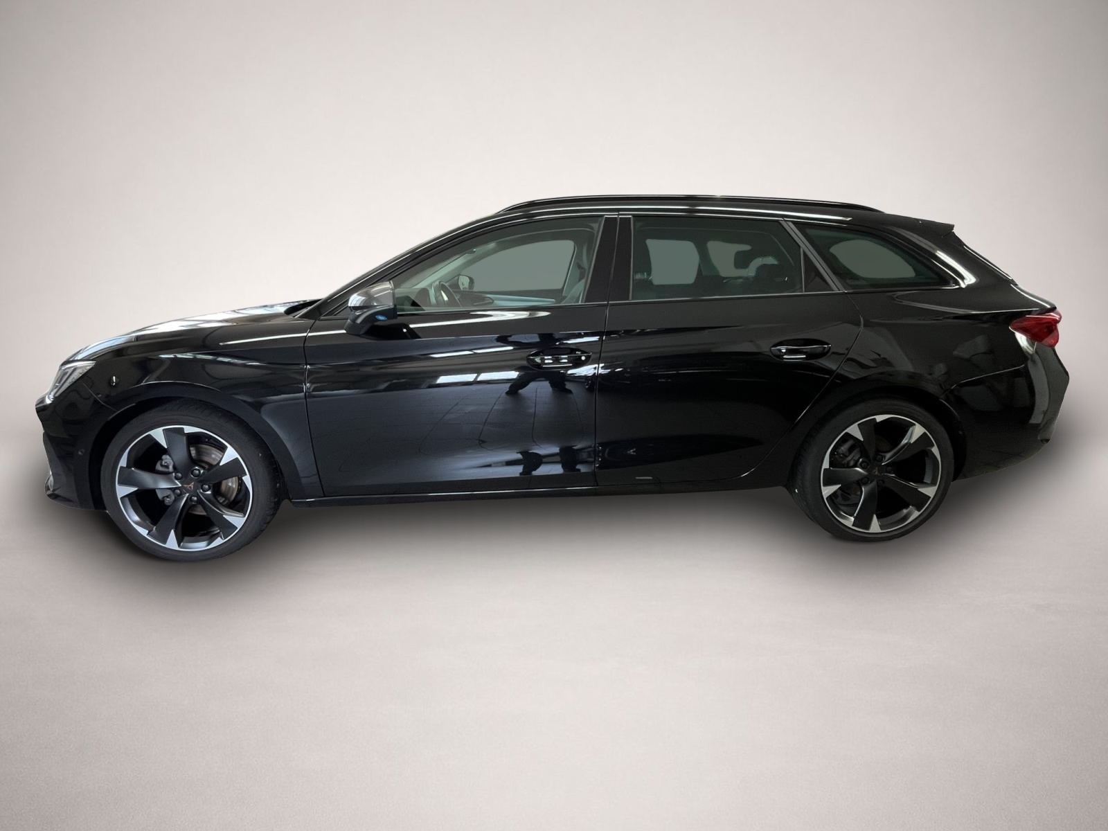 Bild 3 Cupra Leon SP 1.5 eTSI DSG REAR VIEW FULL LINK DAB