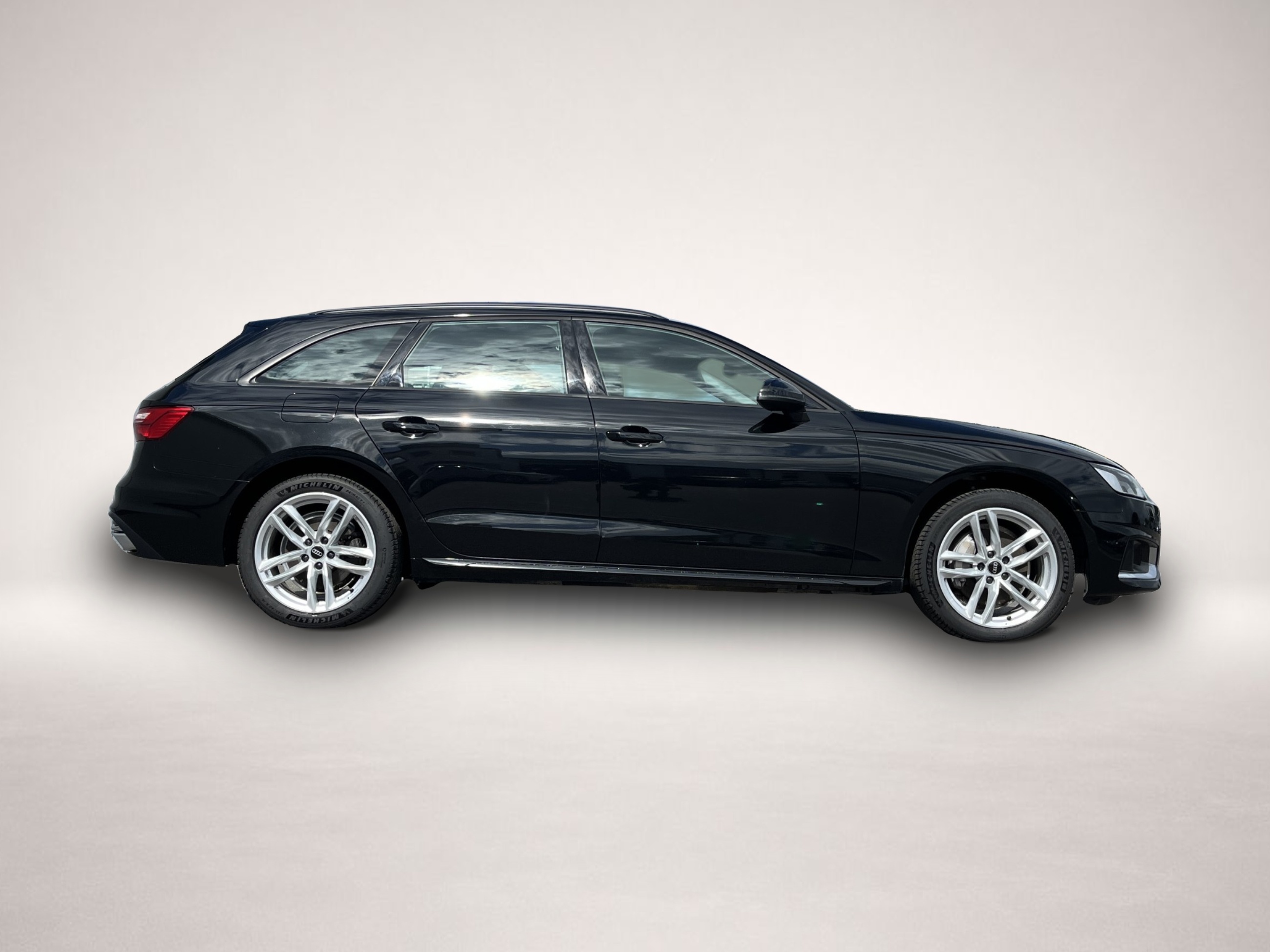 Bild 5 Audi A4 Avant 40 2.0 TDI S tronic advanced VirtCockpi