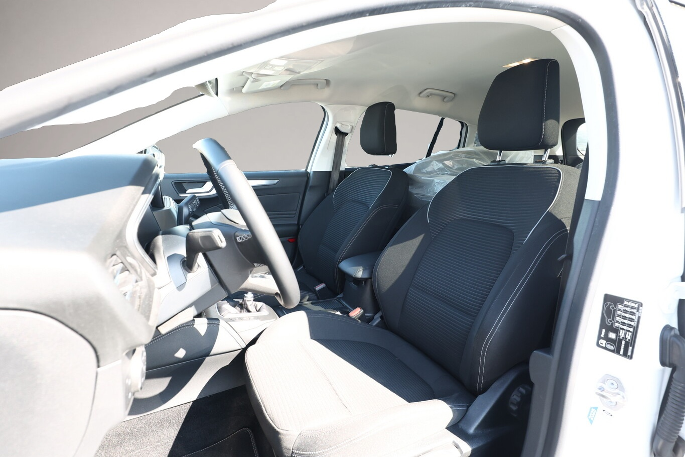 Fotografie 5 des Ford Focus Kombi 1.0 EcoBoost 125 TitX LED Nav Kam