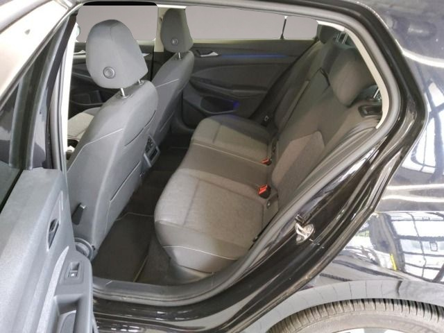 Bild 5 Volkswagen Golf VIII 1.0 eTSI DSG Move *App-Connect*LED*Sit