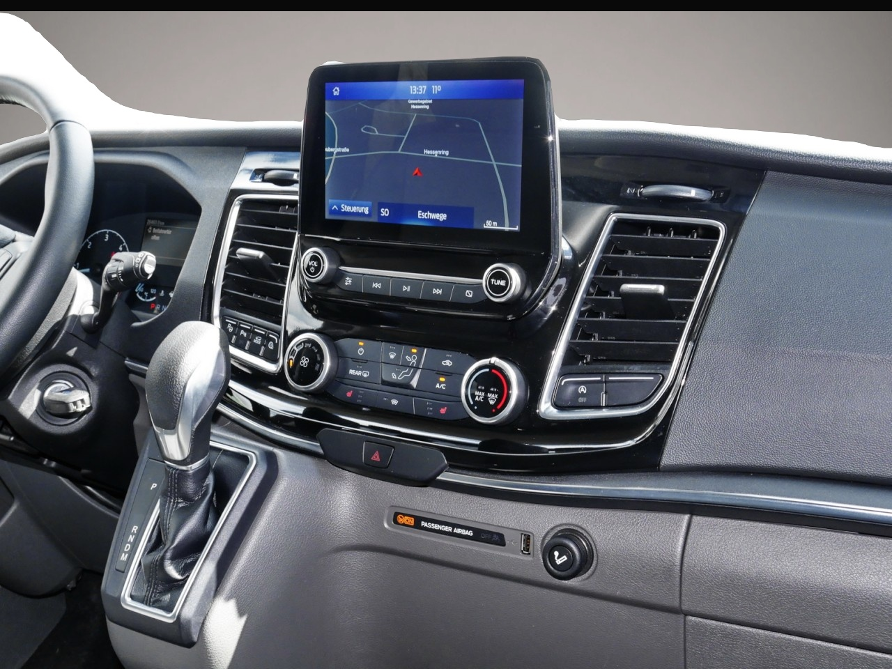 Fotografie 6 des Ford Tourneo Custom Titanium Limited L1 Leder+NAVI