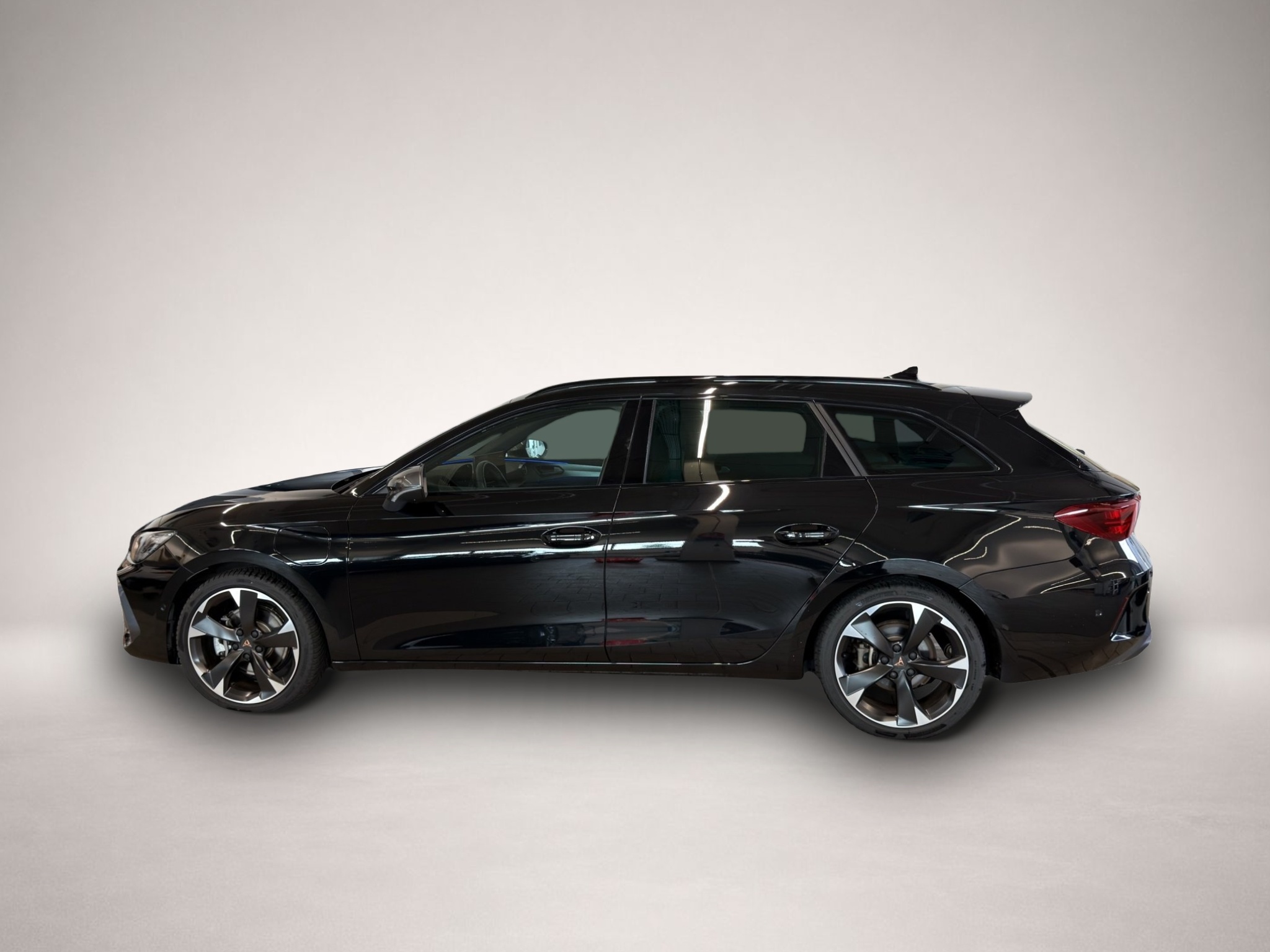 Bild 3 Cupra Leon SP 1.5 e-Hybrid DSG LED AHK NAVI ACC SIDEAS