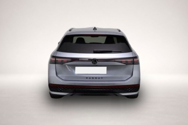 Fotografie 5 des Volkswagen Passat Variant R-Line Passat Variant (R-Line) 2.0 TSI 195kW (2.