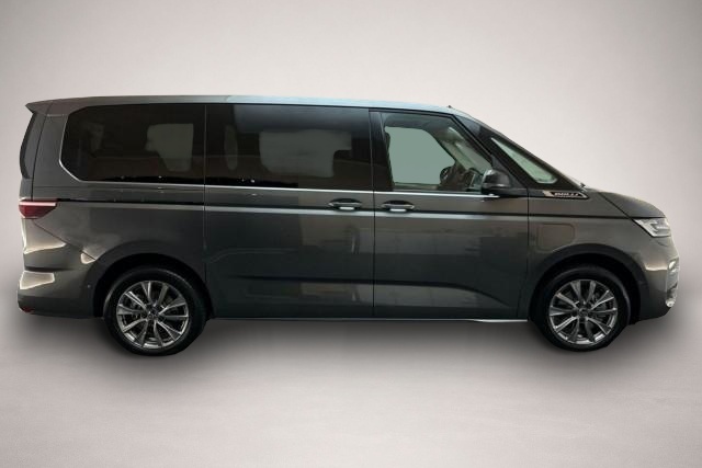 Fotografie 4 des Volkswagen T7 Multivan LÜ (lang) 1.5 eHybrid 4MOT 180kW Bulli Edition
