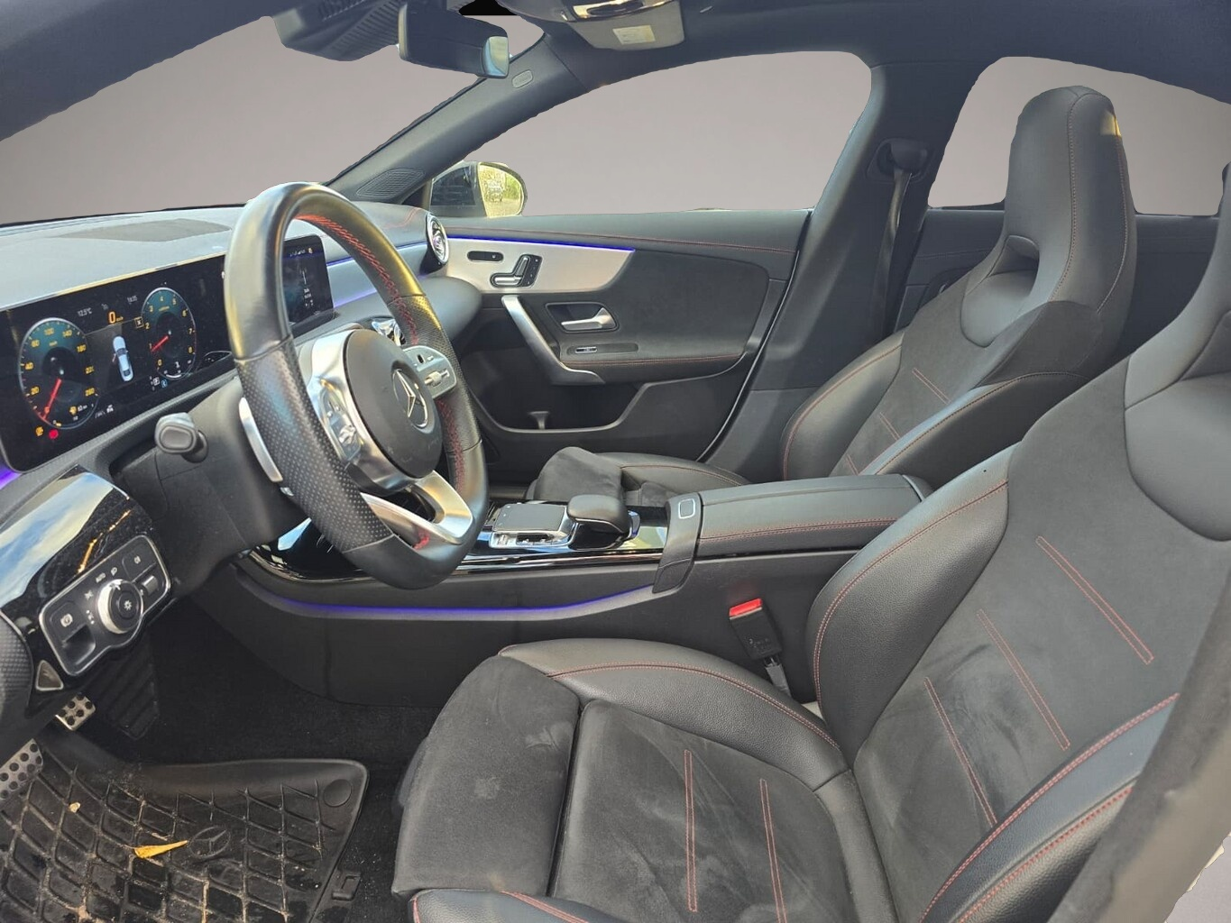 Bild 6 Mercedes-Benz CLA 200 DCT AMG Line Multibeam 19Z Pano KeyLess