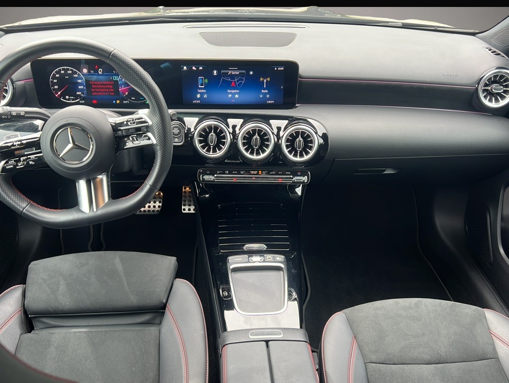 Bild 3 Mercedes-Benz A 180 AMG Line 7G Tronic*Navi*DAB*KeyGo*MBUX*