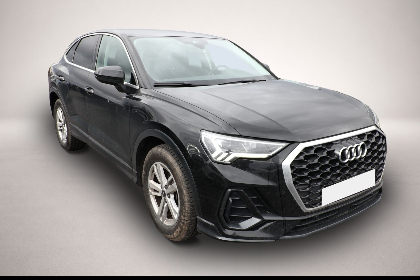 Fotografie 2 des Audi Q3 Sportback 35 1.5 TFSI 150 S-tronic MMI LED