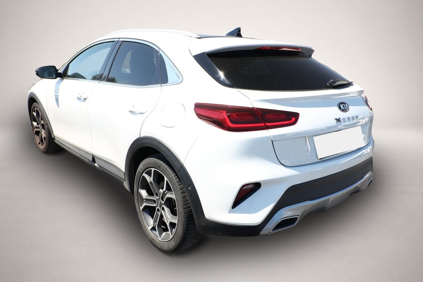 Fotografie 4 des Kia Xceed 1.6 T-GDI 204 DCT Platinum Pano LED Nav
