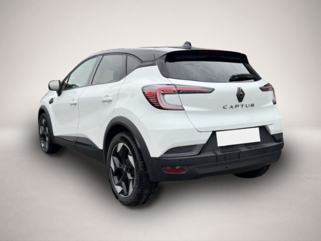 Fotografie des Renault Captur II Techno Digitales Cockpit 360 Kamera LE