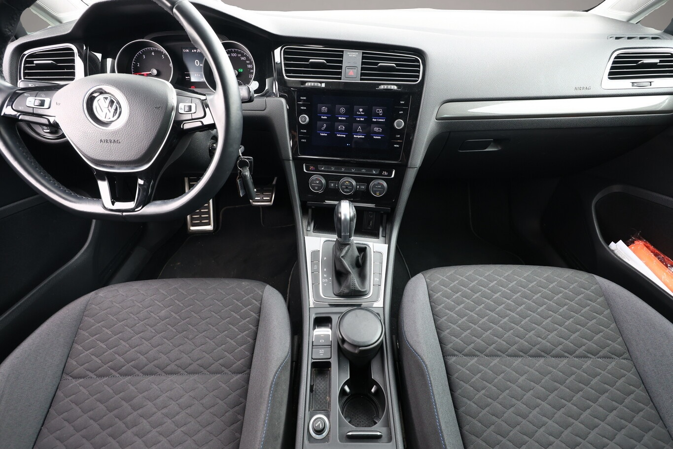 Bild 7 Volkswagen Golf VII 1.0 TSI 116 DSG Join LED StandH AHK ACC