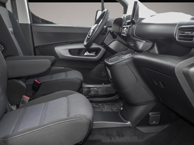 Fotografie des Fiat Other Doblo *L2* 1.5 HDI 96KW 130PS AT8 Kombi Comfort