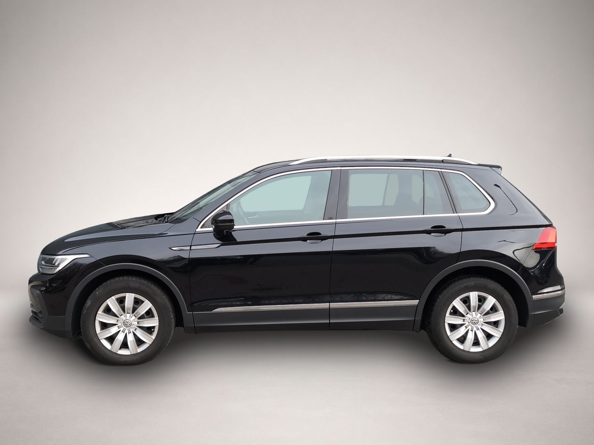 Fotografie 3 des Volkswagen Tiguan 1.5 TSI Life LED NAVI 17 ACC SHZ PDC CLIM
