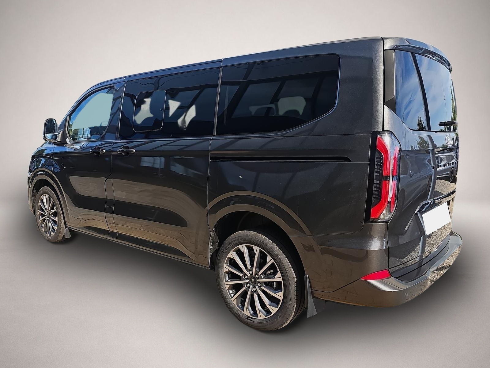Bild 5 Ford Tourneo Custom 2.0 EcoBlue Autom. Titanium X ACC