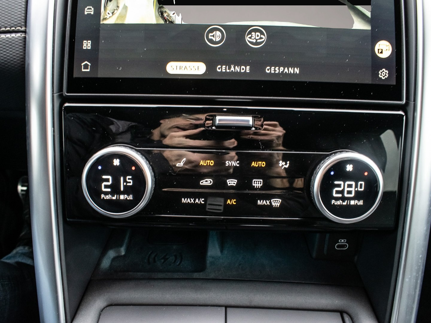 Bild 6 Land Rover Discovery D300 Dynamic HSE PANO LED STANDHZG