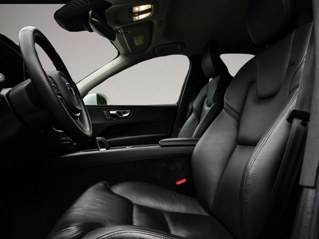 Bild 4 Volvo XC60 Core 2WD B4 Benzin EU6d AHK Digitales Cockp