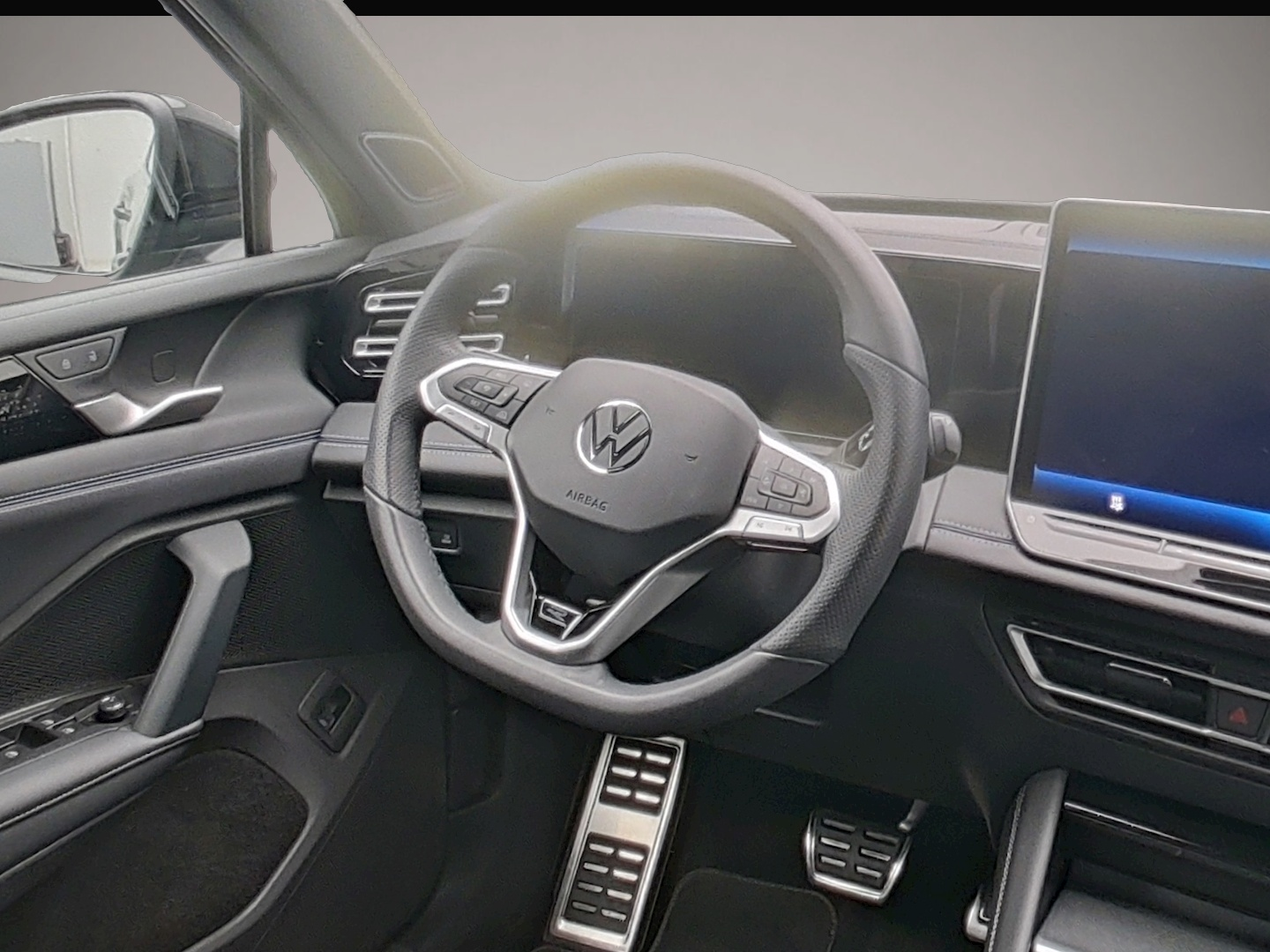 Bild 4 Volkswagen Tiguan 2.0 TSI DSG 4Mo. R.line BLACK-STYLE AHK P