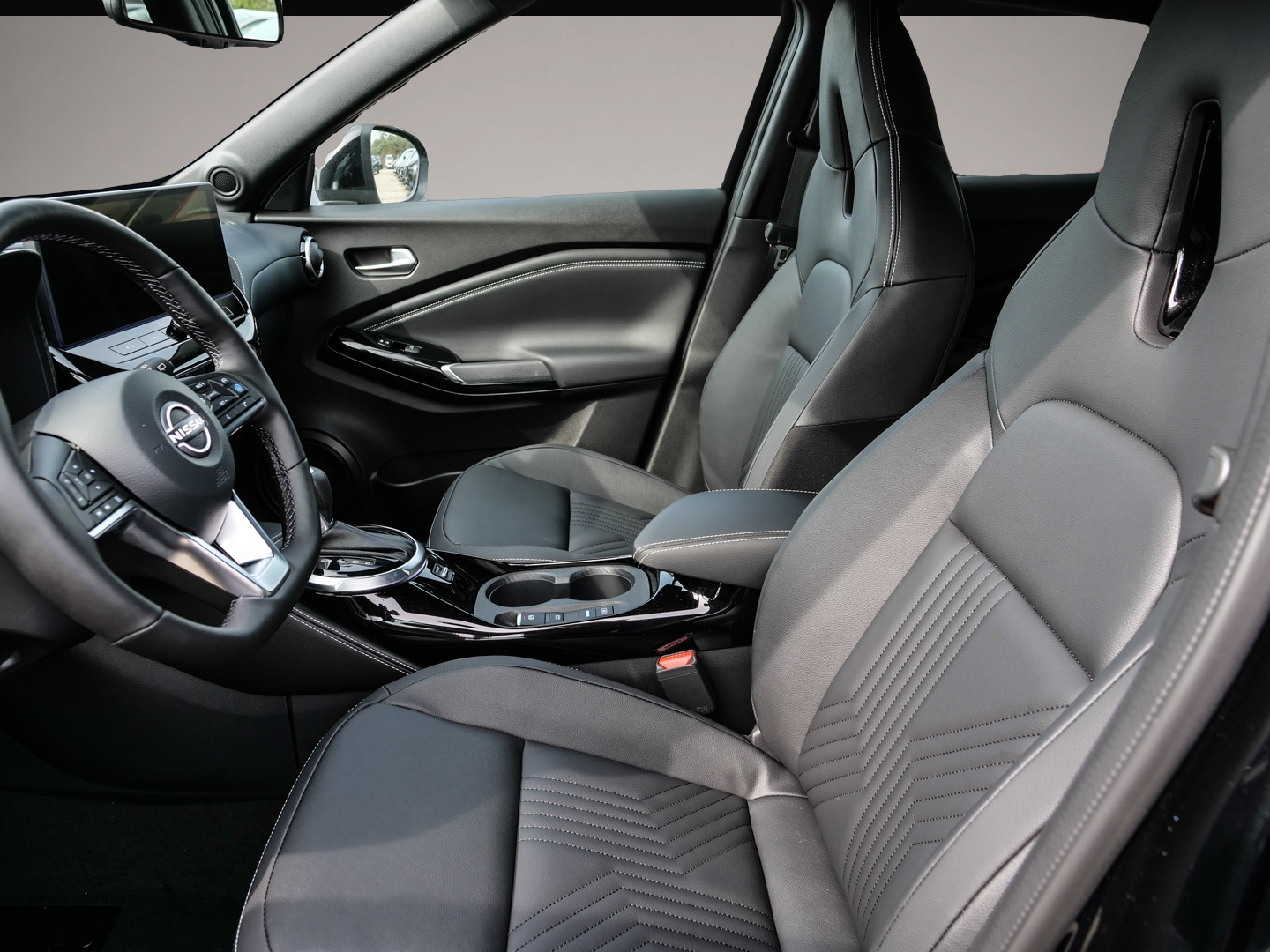 Bild 4 Nissan Juke Tekna 1.6 Hybrid 143PS 4AMT BFS Navi Leder
