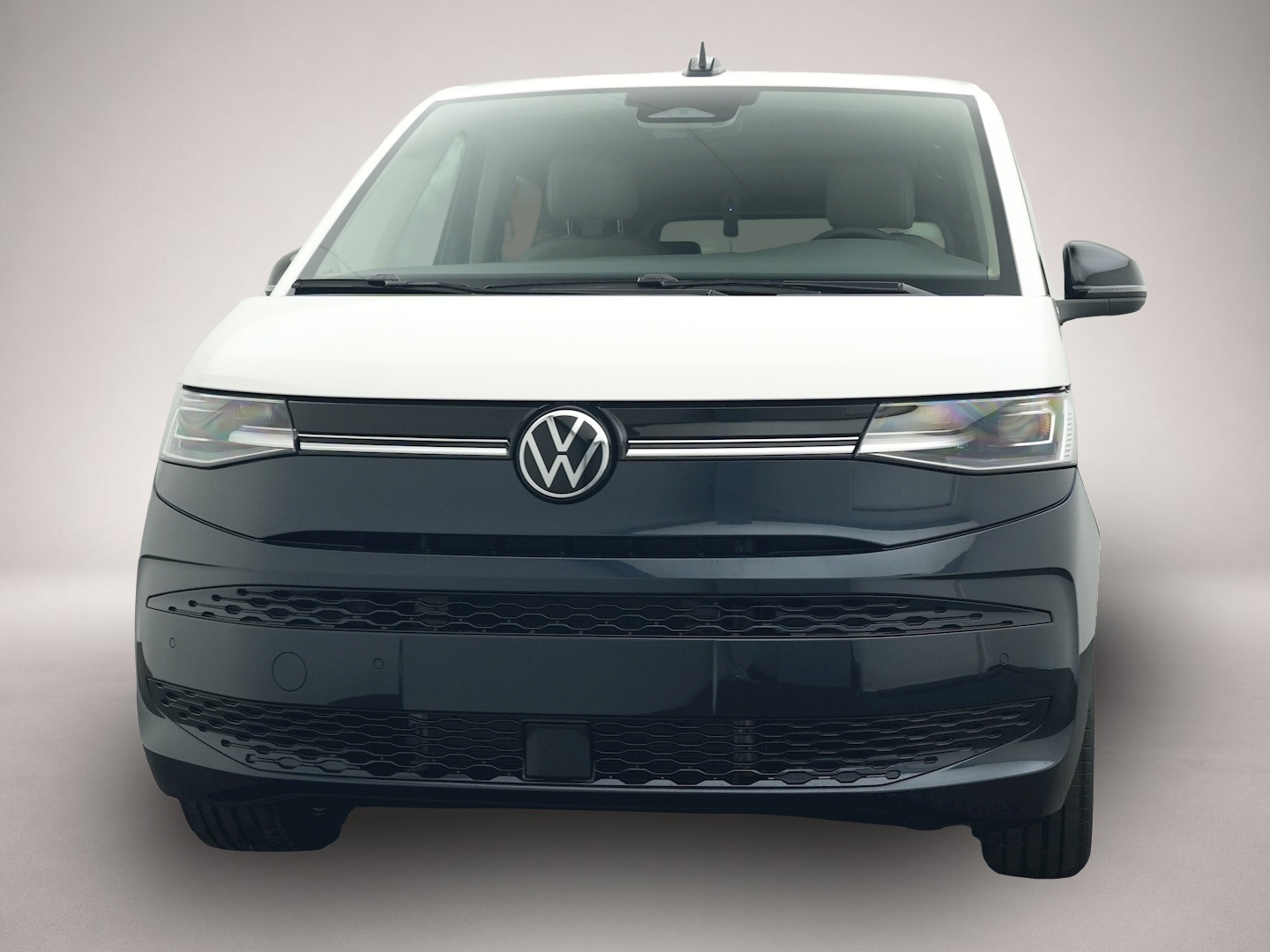 Fotografie des Volkswagen T7 Multivan 75 Jahre BULLI 5-J-GAR ALU 19 AHK L