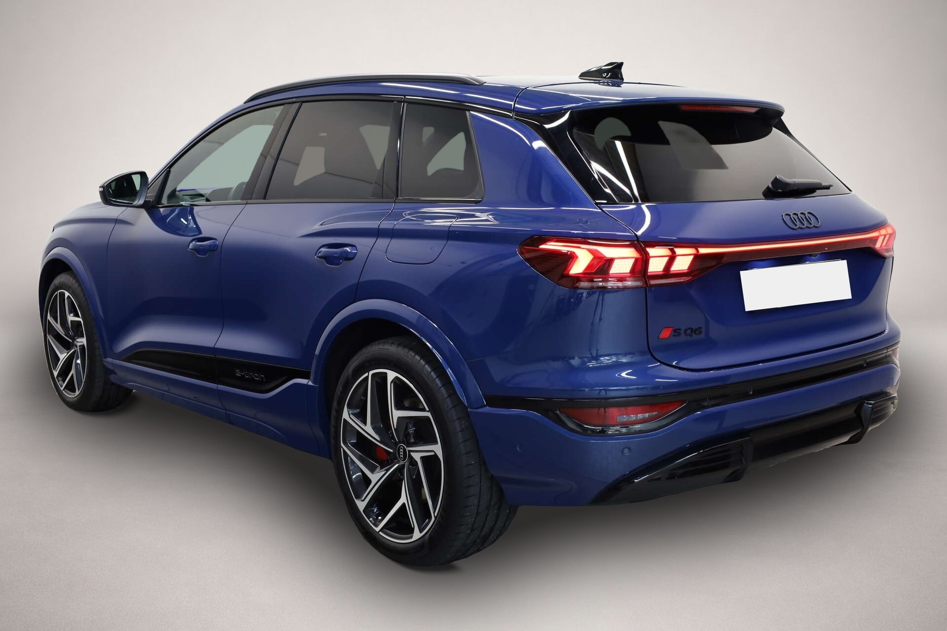 Bild 3 Audi S6 SQ6 edition one blue