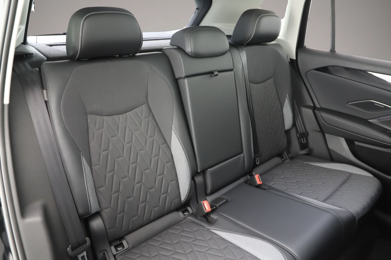 Fotografie 5 des Volkswagen Tiguan 2.0 TDI DSG Life LED/ACC/360°/AHK/Navi