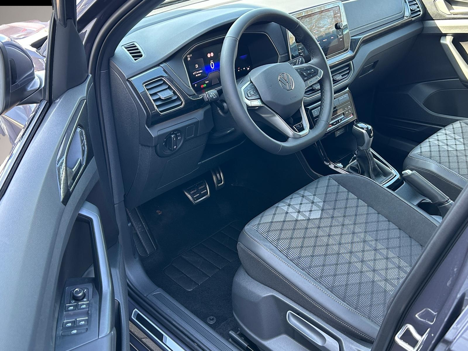 Fotografie des Volkswagen T-Cross R-Line 1.5 TSI DSG AHK*Android Auto*SHZ*