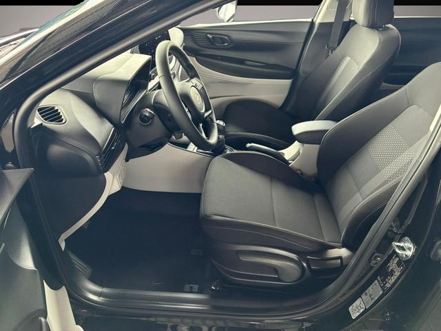 Bild 4 Hyundai i20 Pure 1.2 MPI / Navi / PDC Hinten + Kamera / Abg.