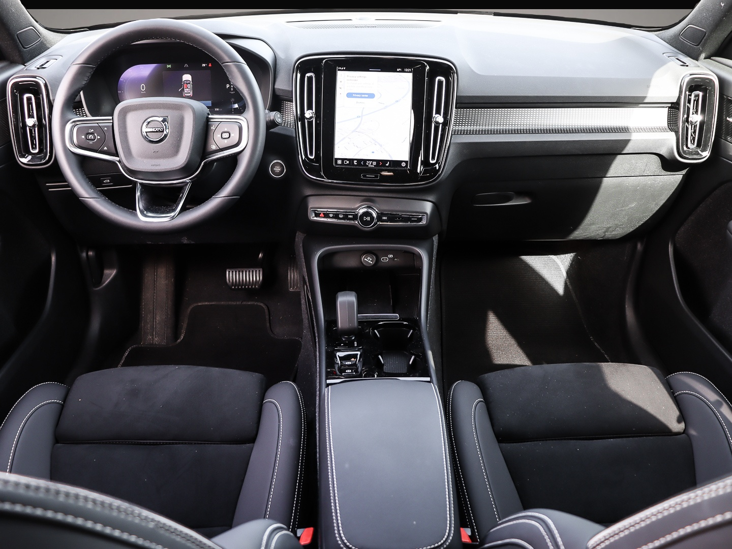 Bild 4 Volvo XC40 Plus Dark 2WD B4 EU6d digitales Cockpit Mem