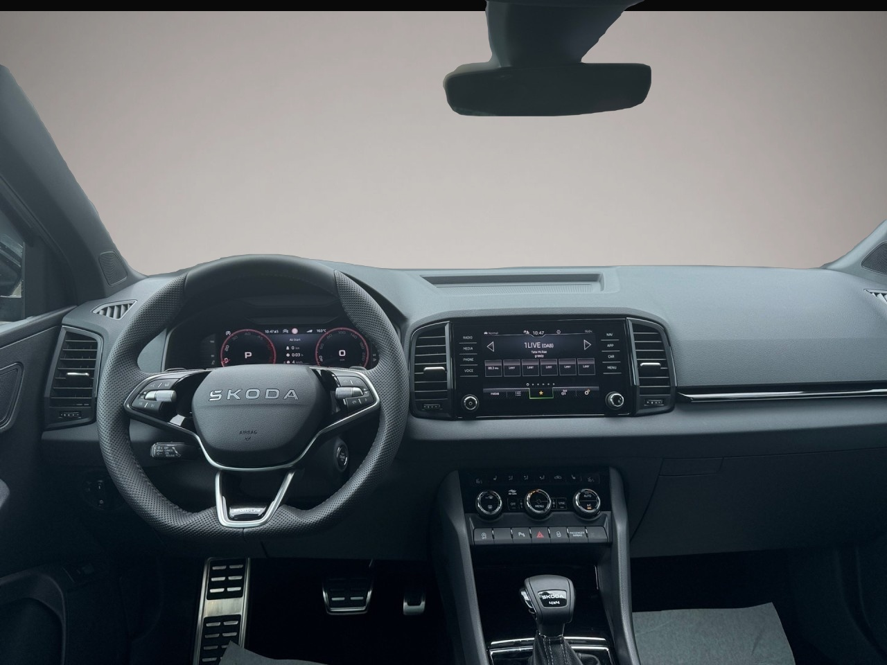 Bild 6 Skoda Karoq Sportline 2,0 TSI DSG 4X4 Matrix Pano AHK