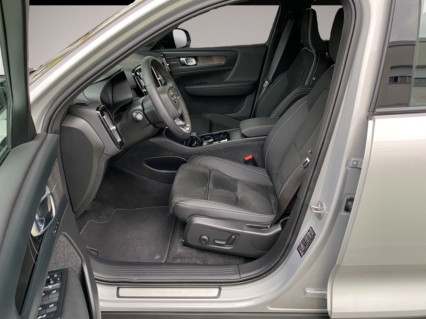 Bild 7 Volvo XC40 P8 Twin Ultimate Recharge Pure Electric ACC