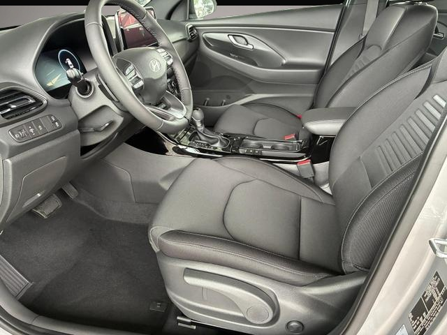 Fotografie 4 des Hyundai i30 Comfort Plus 1.0 TGDI DCT / Navi / Sitz + Lenkr.