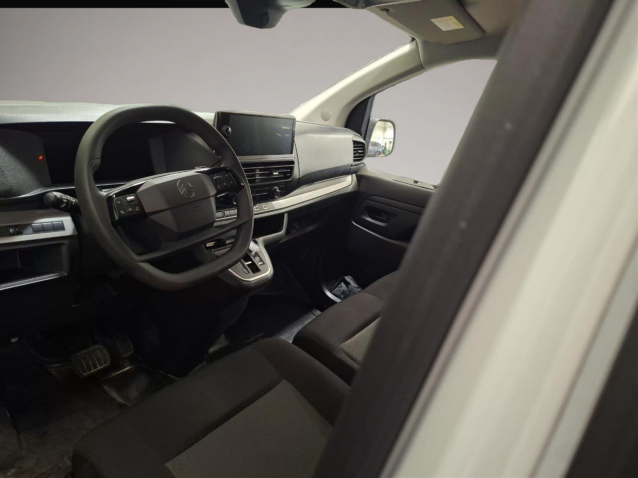 Fotografie des Citroën Jumpy Kasten Lang L3 AT Navi Kamera PDC