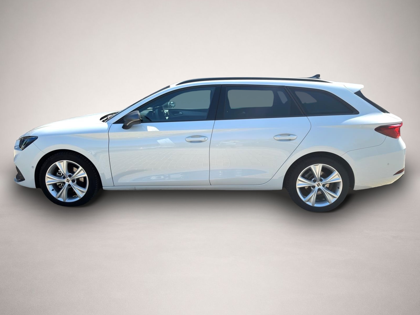 Fotografie 3 des Seat Leon SP 1.5 eTSI DSG AB227EUR FR NAVI REAR VIEW