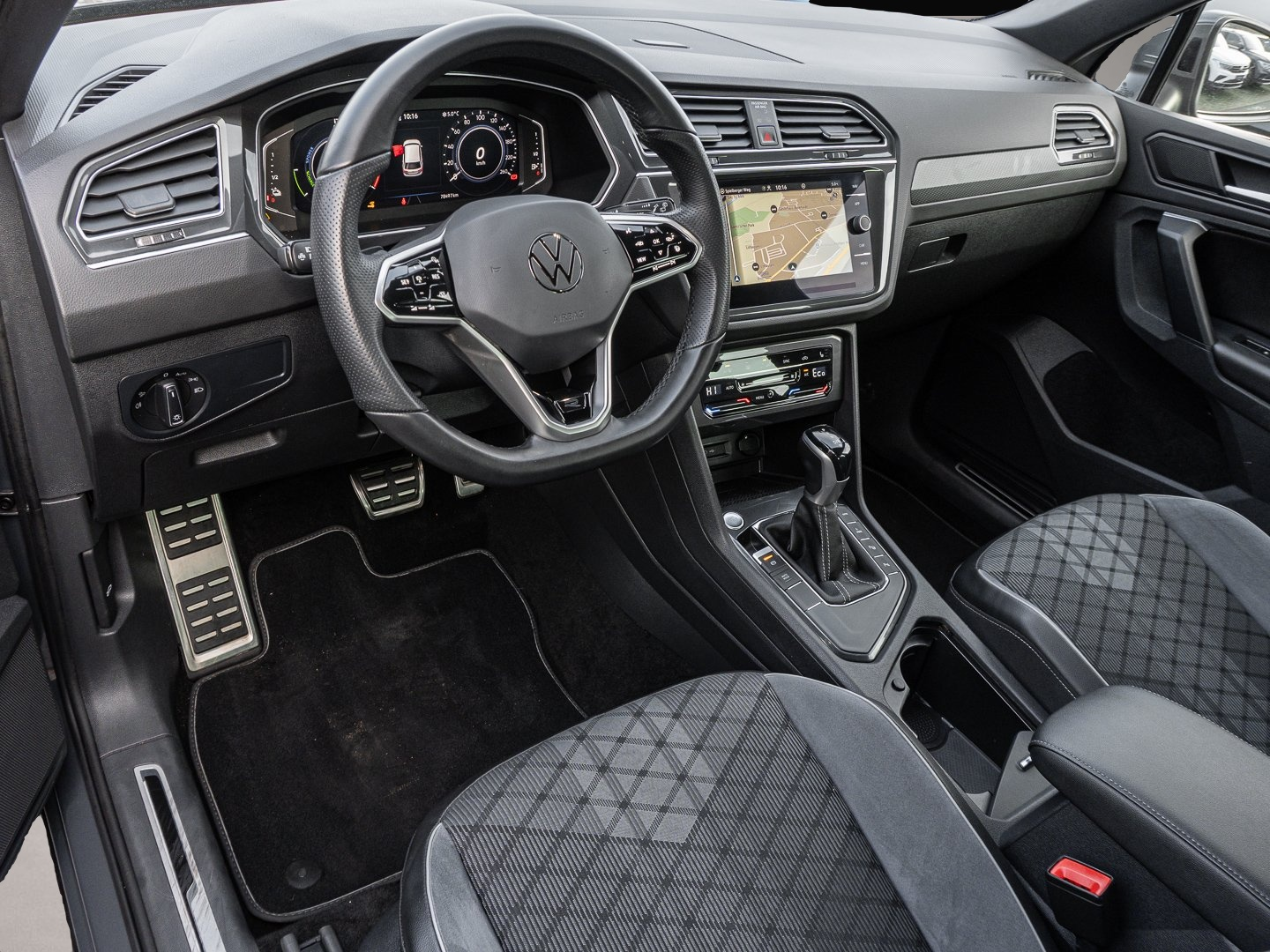 Bild 7 Volkswagen Tiguan 1.4 eHybrid DSG R-Line ACC AHK AUT Matrix