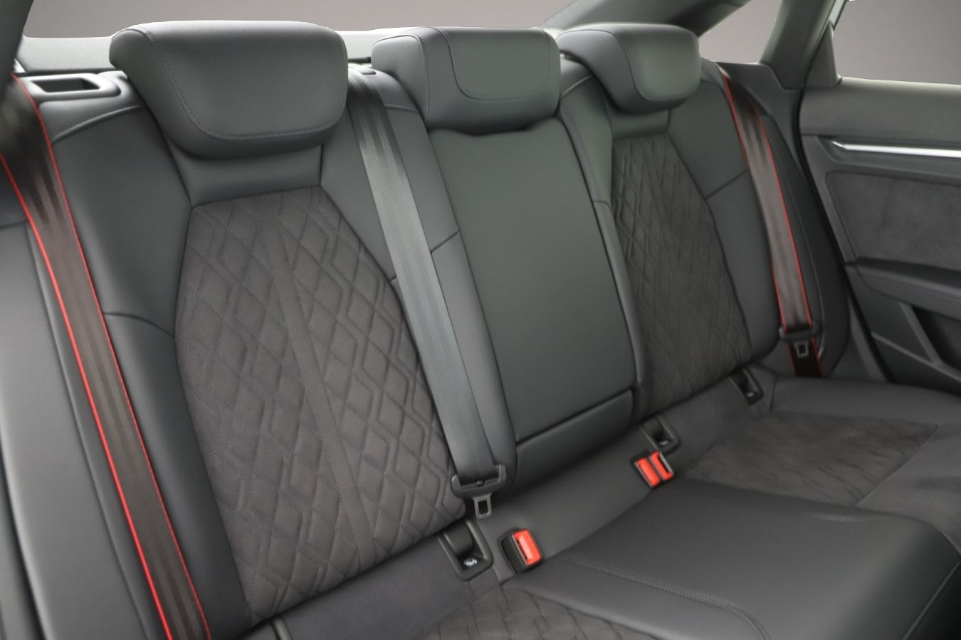 Bild 6 Audi RS3 Limousine 2.5 TFSI Q S tronic LED/ACC/HuD/36