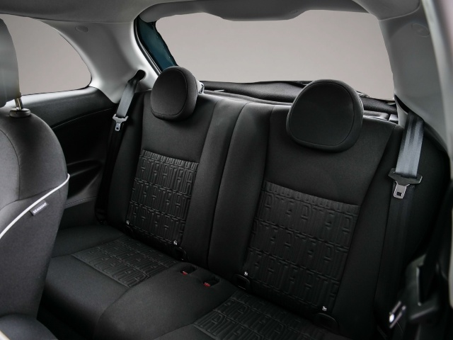 Bild 6 Fiat 500e Navi Soundsystem JBL Apple CarPlay Android