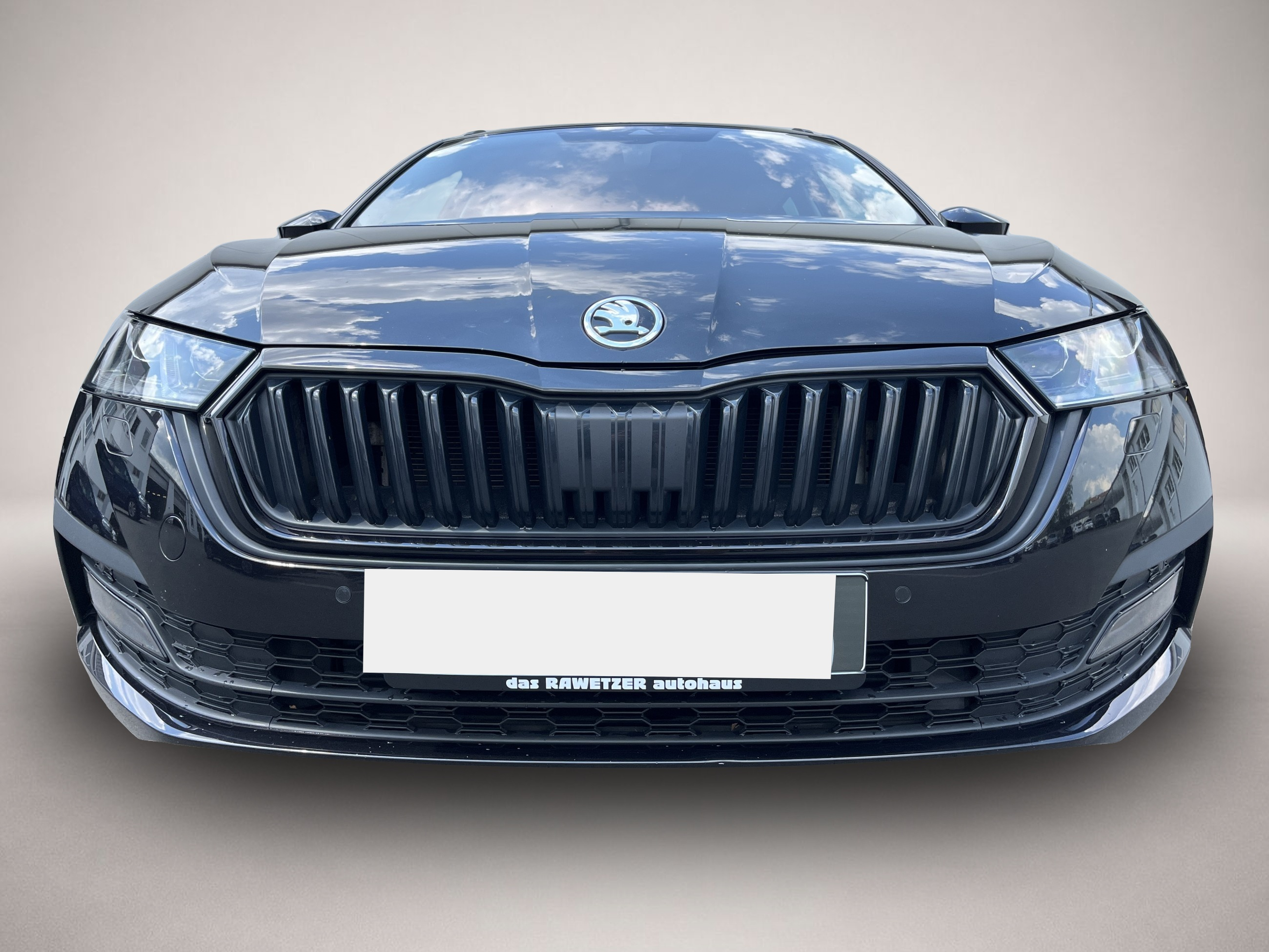 Bild 2 Skoda Octavia Combi 2.0 TDI DSG Blackline AHK STHZ Nav