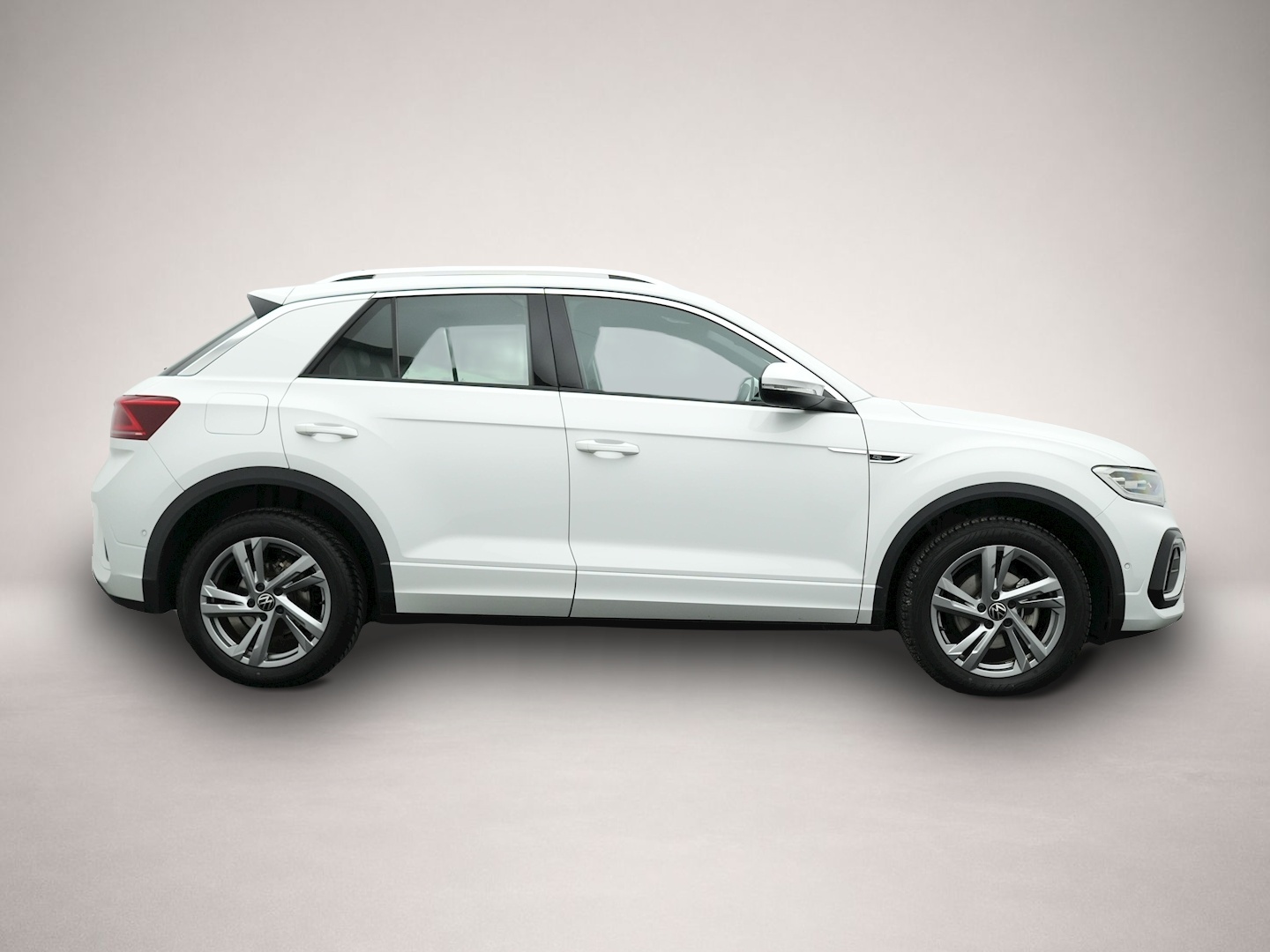 Bild 6 Volkswagen T-Roc 1.5 TSI DSG R-Line PANO NAVI IQ.LIGHT KAME