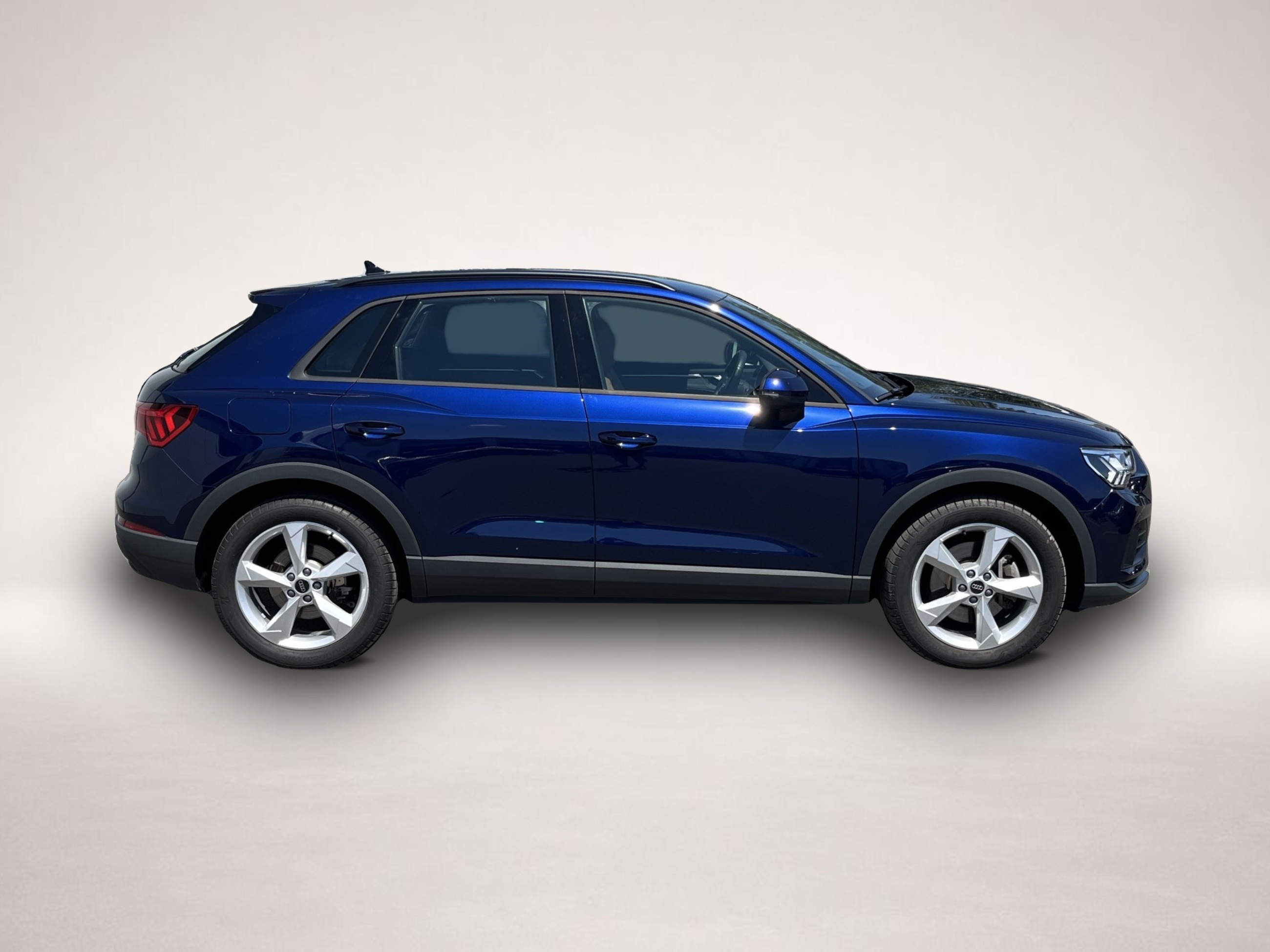 Bild 4 Audi quattro Q3 40 2.0 TFSI quattro S tronic AHK Navi ACC MAT