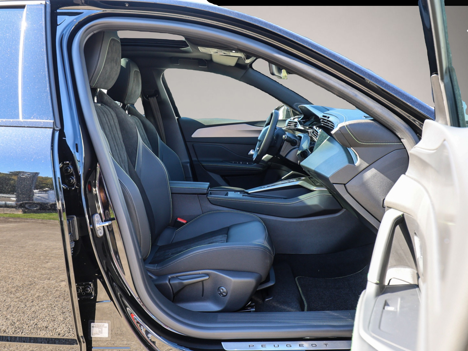Bild 2 Peugeot e-308