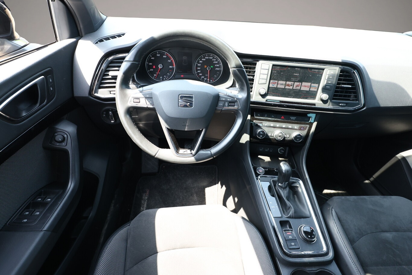 Bild 6 Seat Ateca 1.5 TSI 150 DSG 4Drive Xcellence Nav PDC