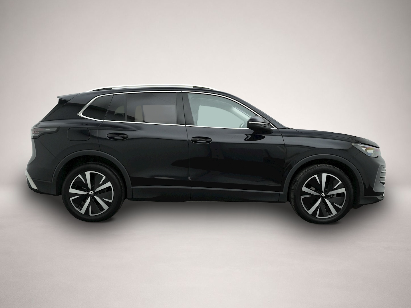 Bild 6 Volkswagen Tiguan 1.5 eTSI DSG Elegance AHK PANO NAVI ALU19