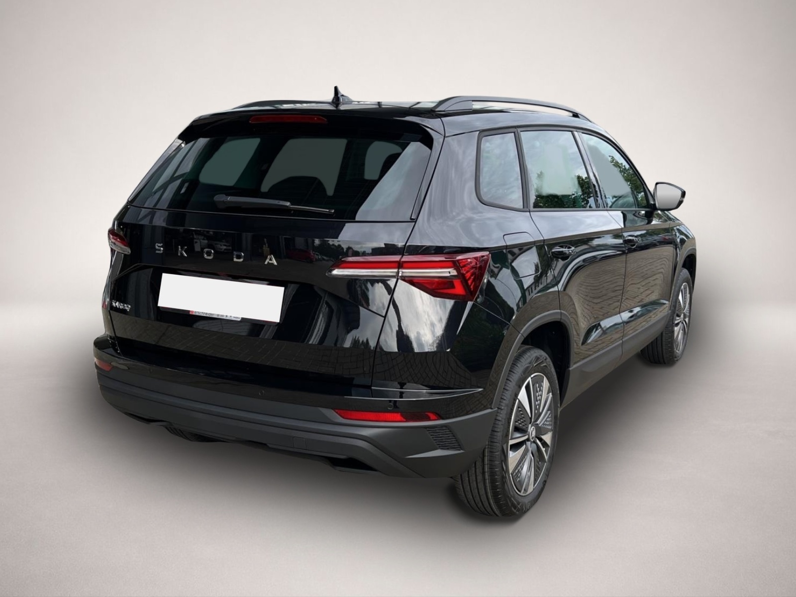 Bild 5 Skoda Karoq 2.0 TDI DSG Tour ACC AHK E-HECKKLAPPE BEHE