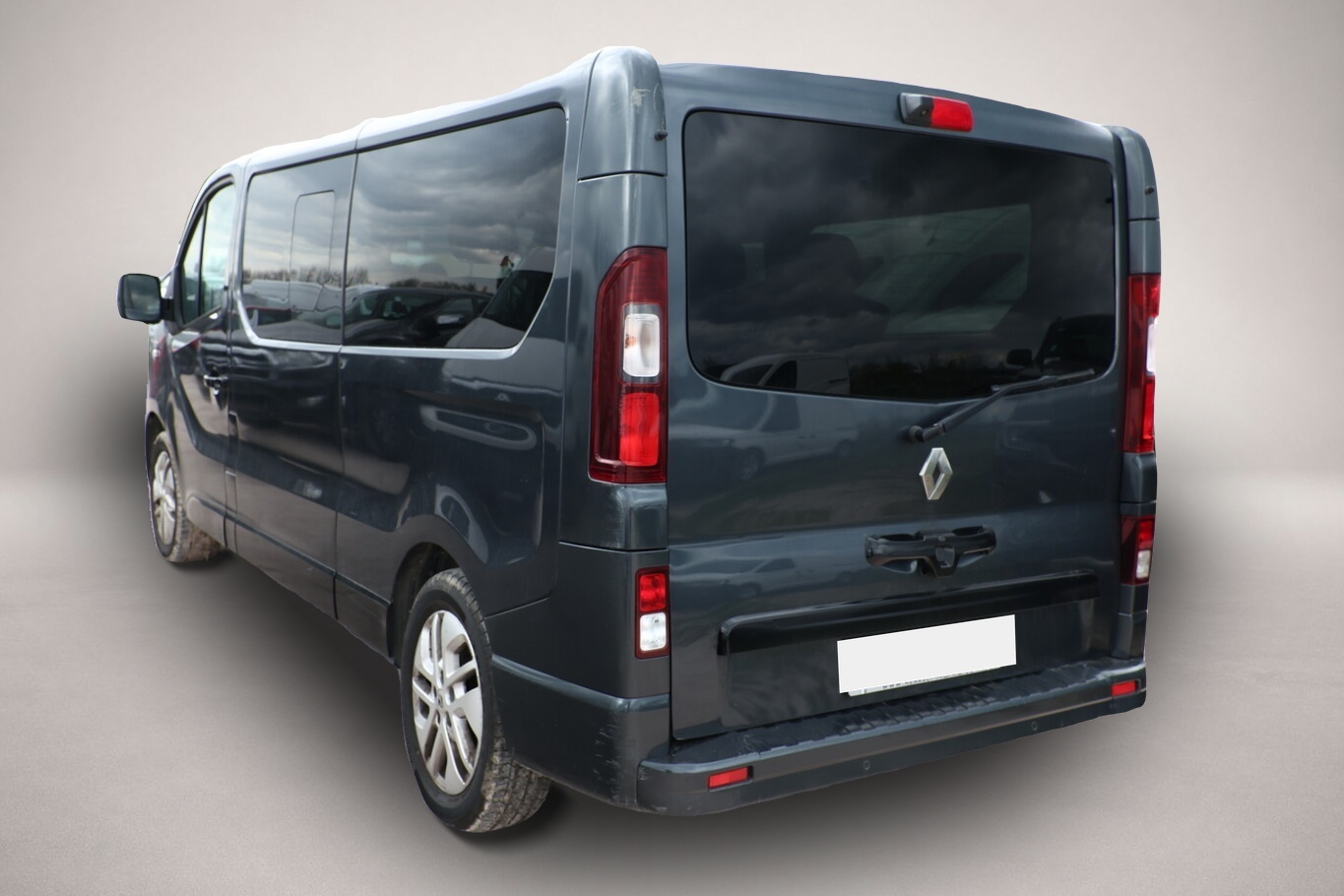 Bild 4 Renault Trafic dCi 145 L2 Grand SpaceClass 7S Nav PDC