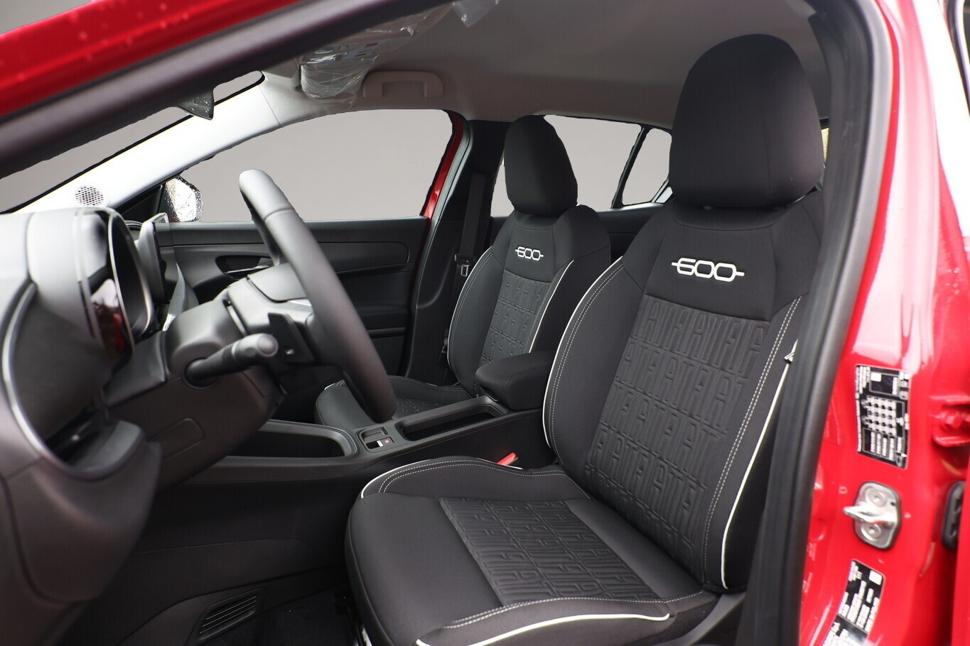 Bild 6 Fiat 600 Hybrid SHZ Keyl Nav Kam 2xPDC LED DigC CarP