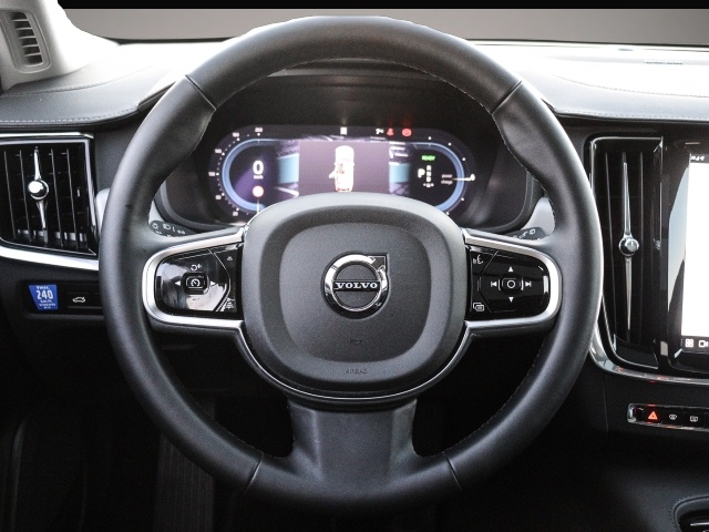 Bild 5 Volvo V90 Kombi Plus Dark Recharge Plug-In Hybrid AWD