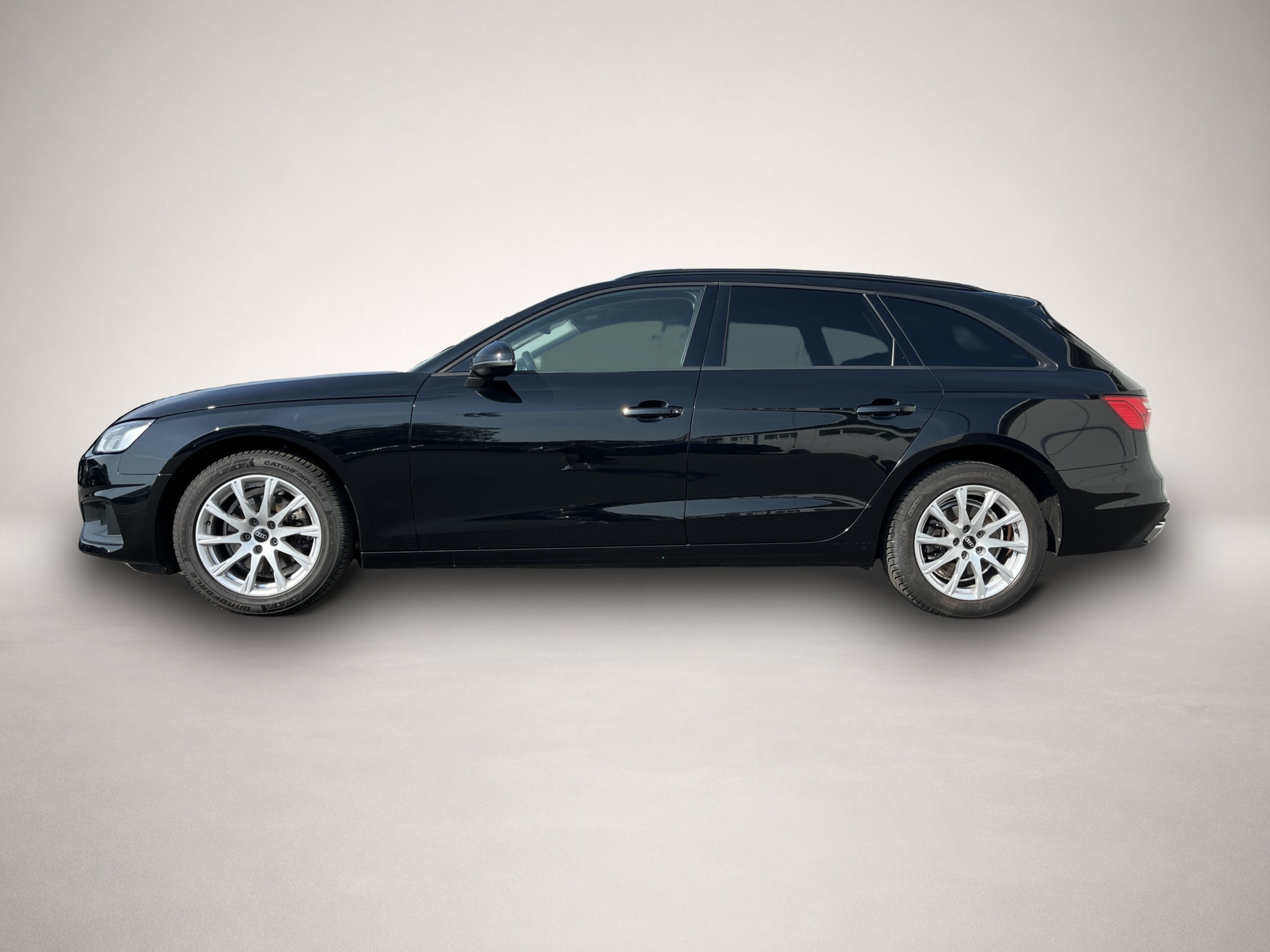 Fotografie Audi A4 Avant 35 2.0 TFSI S tronic 144¤ m.20% Anz. Na