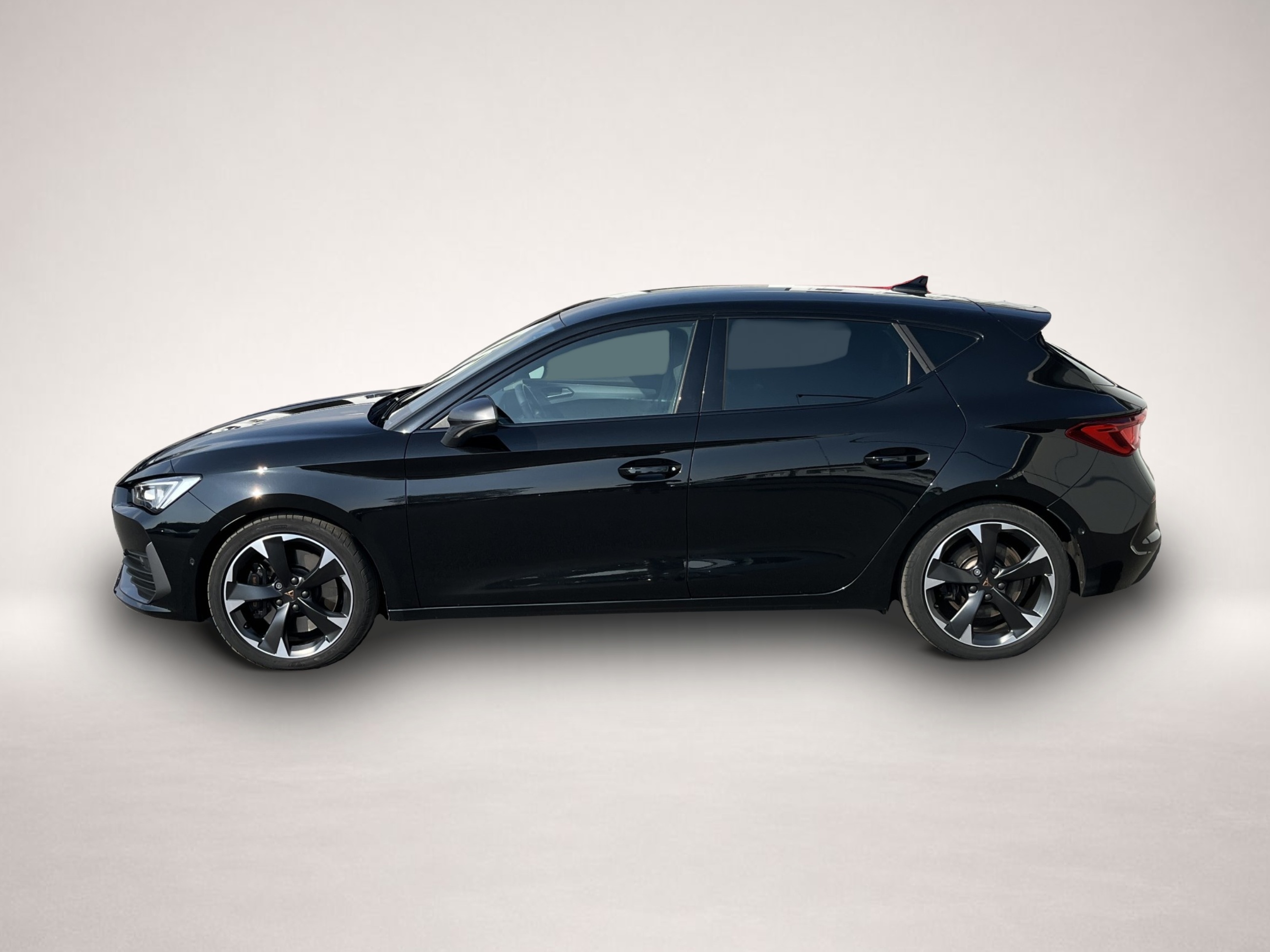 Bild 1 Cupra Leon 2.0 TSI DSG Navi ACC LR-HZG RFK LED SHZ DAB