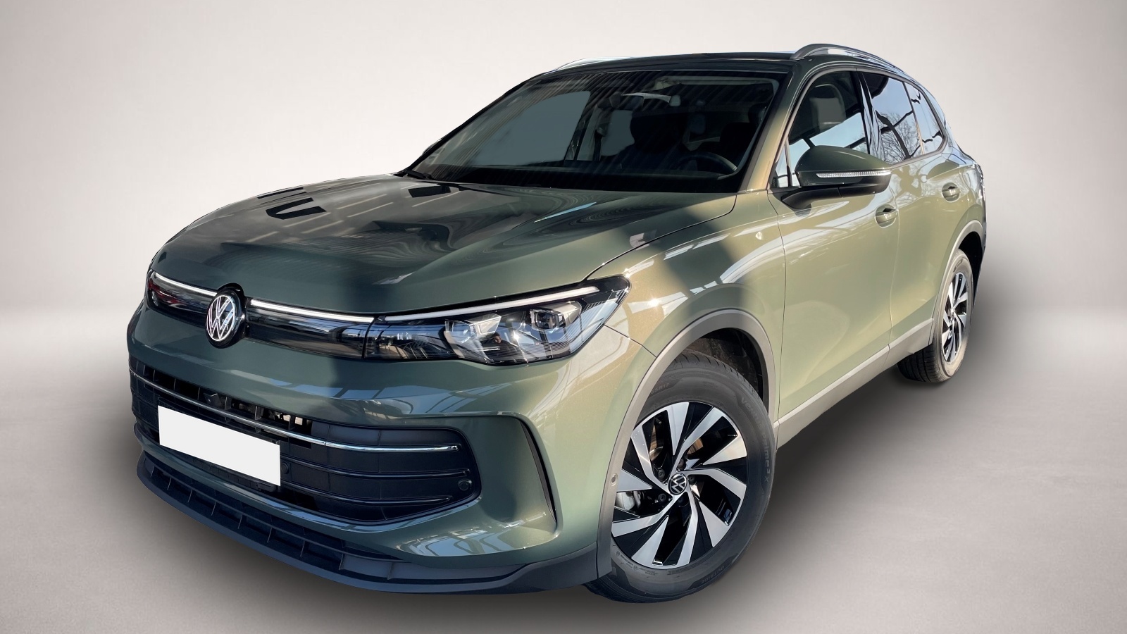 Fotografie 1 des Volkswagen Tiguan 1.5 eTSI Prime IQ-Light 360° ACC Winterpa
