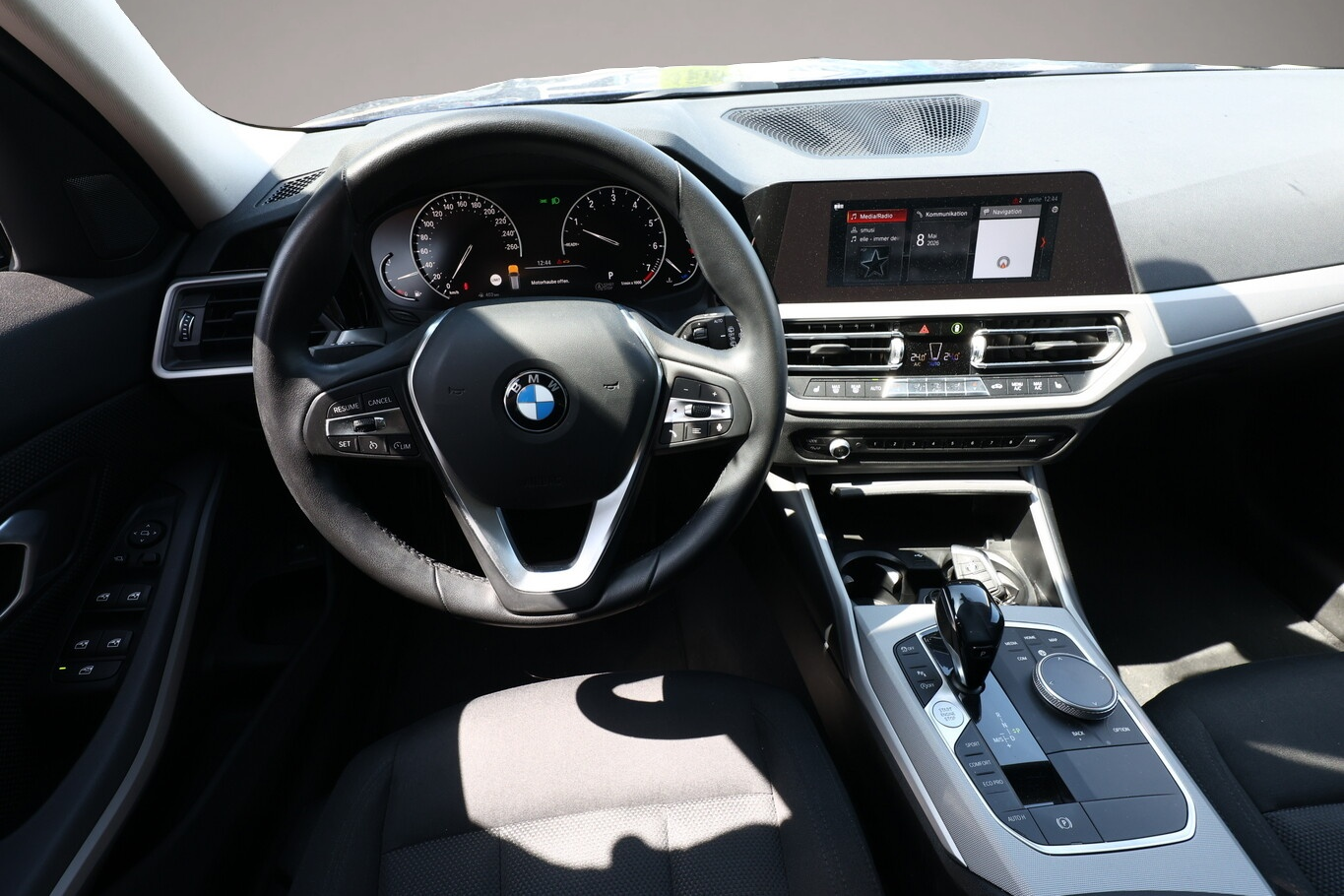 Fotografie 6 des BMW 320 i Touring Steptronic Advantage LED SHZ PDC