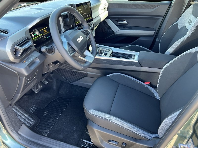 Bild 4 Dacia Bigster Hybrid 155 Journey Winter-Plus-Paket